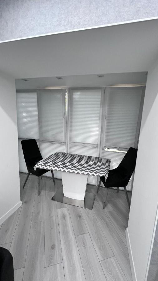Modern Gagarina Avenue Apartment Dnipro Exterior foto
