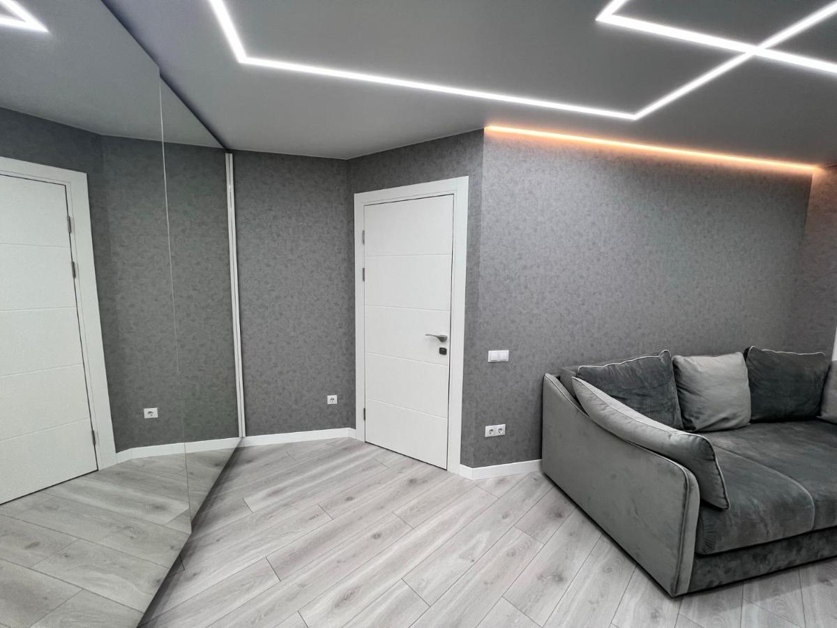 Modern Gagarina Avenue Apartment Dnipro Exterior foto