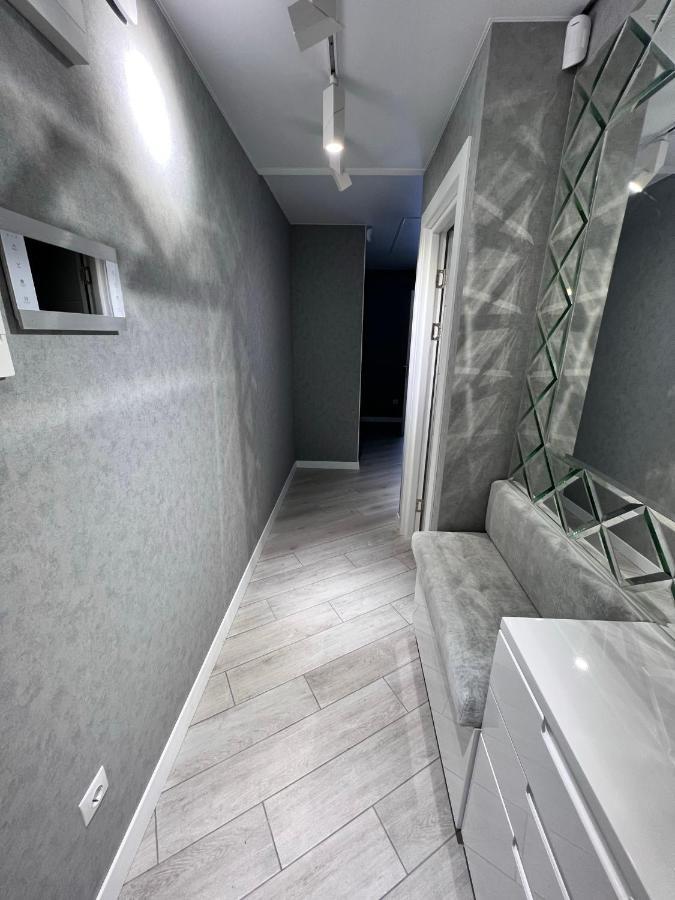Modern Gagarina Avenue Apartment Dnipro Exterior foto