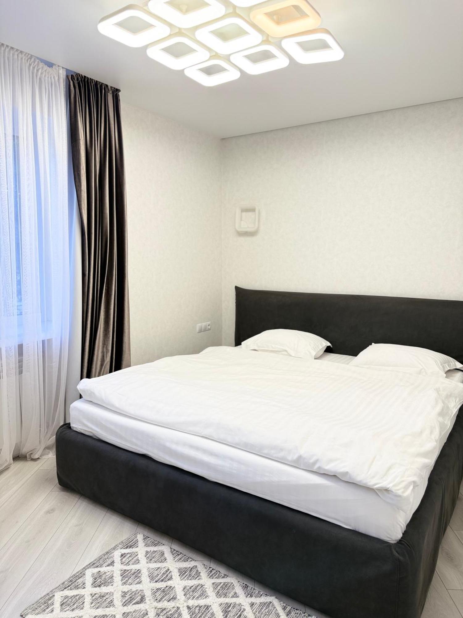 Modern Gagarina Avenue Apartment Dnipro Exterior foto