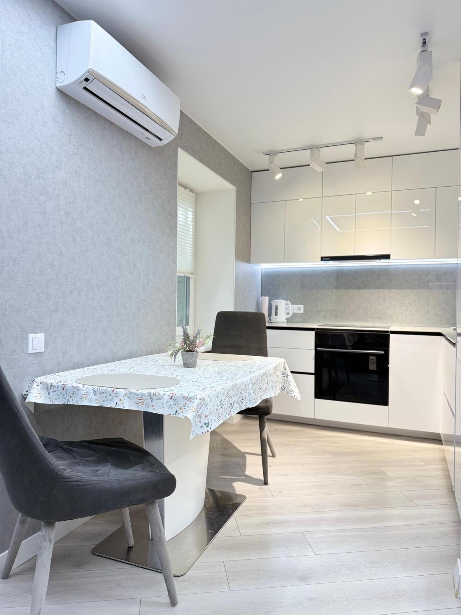 Modern Gagarina Avenue Apartment Dnipro Exterior foto